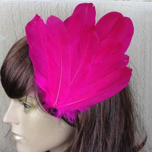 handmade hot pink feather fascinator millinery burlesque hair clip hen party wedding bridal ascot race fancy dress British
