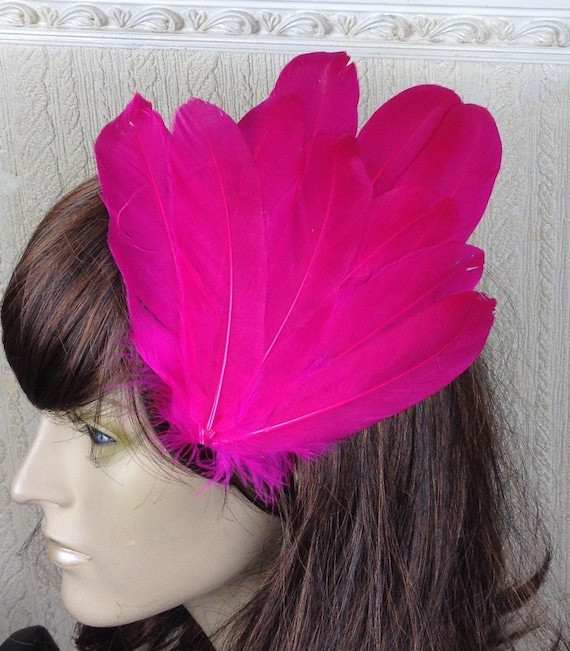 handmade hot pink feather fascinator millinery burlesque hair clip hen party wedding bridal ascot race fancy dress British