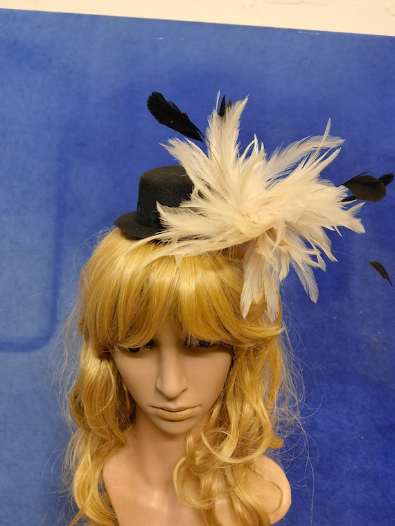 Cream black feather black mini top hat fascinator millinery burlesque hair clip hen party bridal ascot race fancy dress British