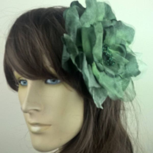 green satin flower fascinator millinery burlesque hair clip hen party bridal ascot race fancy dress british