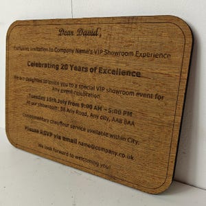 Op maat gemaakte gepersonaliseerde echt harde massief wengéhout lasergravure plaque kaart huwelijksuitnodiging valentijn verjaardag kerstcadeau
