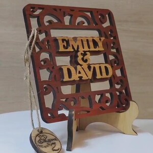 Op maat gemaakte gepersonaliseerde echt houten naamplaat kaart lasergesneden gesneden huwelijksuitnodiging verjaardag verjaardag Kerst Moederdag