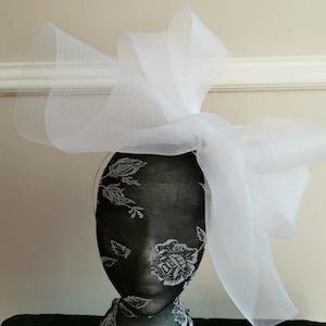 white fascinator millinery burlesque headband wedding hat hair piece