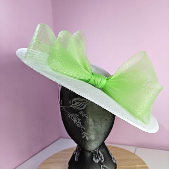 white apple green large fascinator millinery burlesque wedding hat headband party race cosplay handmade Kentucky Derby Royal Ascot