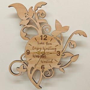 Reloj de pared personalizado hecho a medida, de madera cortada con láser, grabado con flores, nombre, palabra, letra, mensaje, regalo de cumpleaños, aniversario de bodas