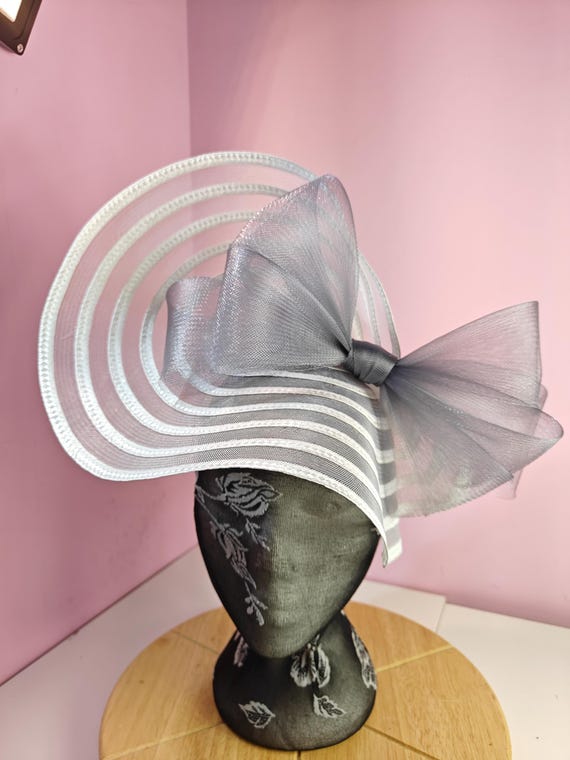 white grey straw crinoline bow fascinator millinery burlesque wedding hat headband royal ascot party house race cosplay Kentucky derby