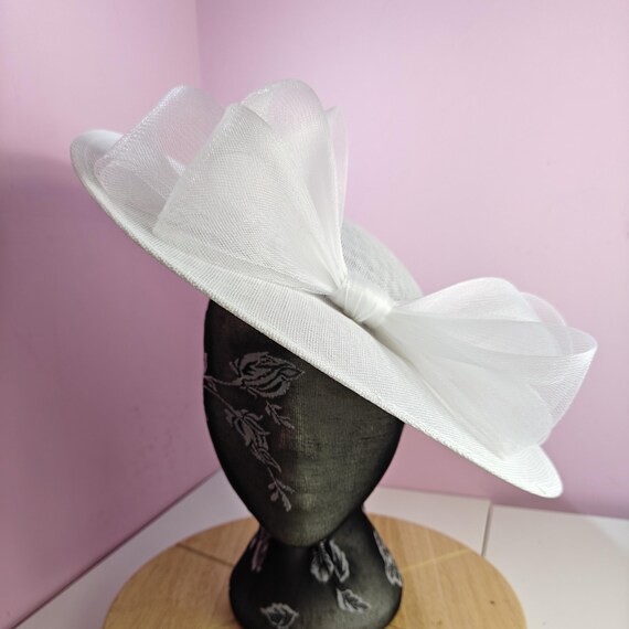 white large fascinator millinery burlesque wedding hat headband party race cosplay handmade Kentucky Derby Royal Ascot