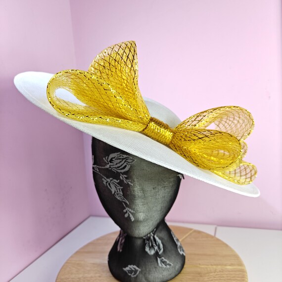 white gold yellow large fascinator millinery burlesque wedding hat headband party race cosplay handmade Kentucky Derby Royal Ascot