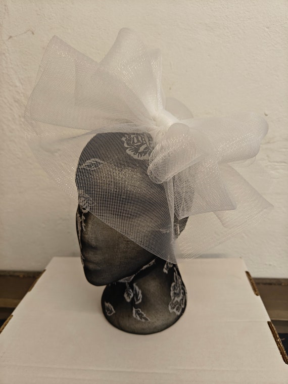 white fascinator millinery burlesque headband wedding hat hair piece