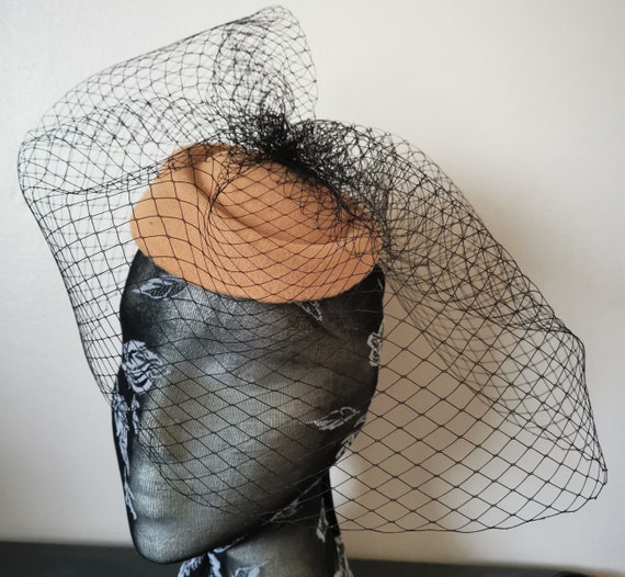 brown beige pill box hat black french veil veiling fascinator millinery burlesque hair clip hen party bridal ascot race fancy dress British