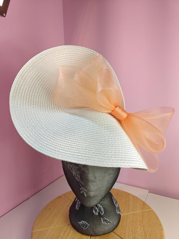 white peach straw crinoline bow fascinator millinery burlesque wedding hat on headband royal ascot party house race cosplay Kentucky derby