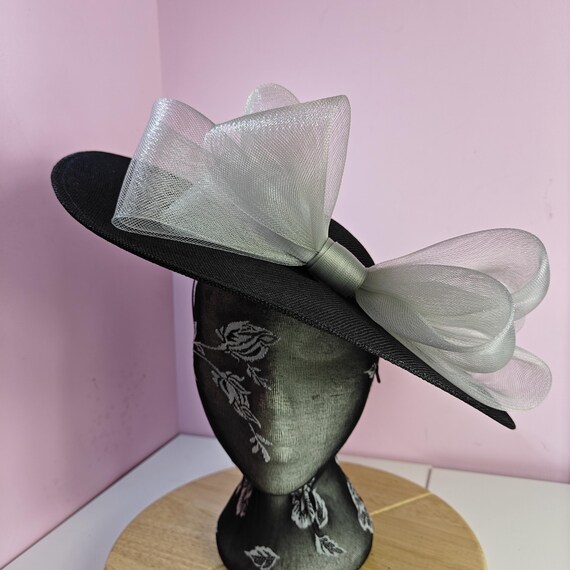 black light grey large fascinator millinery burlesque wedding hat headband party race cosplay handmade Kentucky Derby Royal Ascot