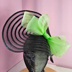 schwarz grüner Fascinator Schleifen Fascinator Hut Stirnband Stirnband Stirnband Royal Ascot Accessoire