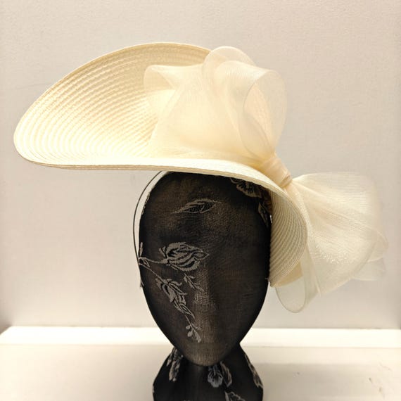 ivory off white cream large straw crinoline bow fascinator millinery burlesque wedding hat on headband ascot party race cosplay