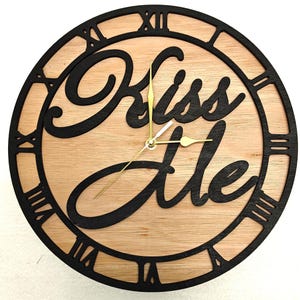 Reloj de pared personalizado de madera cortado con láser, grabado en negro, con nombre, palabra, letra, mensaje, regalo de cumpleaños, aniversario de bodas