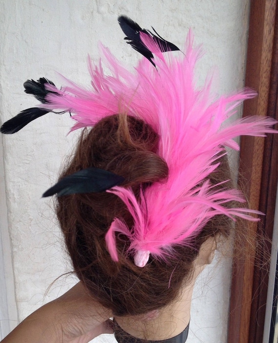 pink black feather comb fascinator millinery burlesque hair clip hen party bridal ascot race fancy dress british