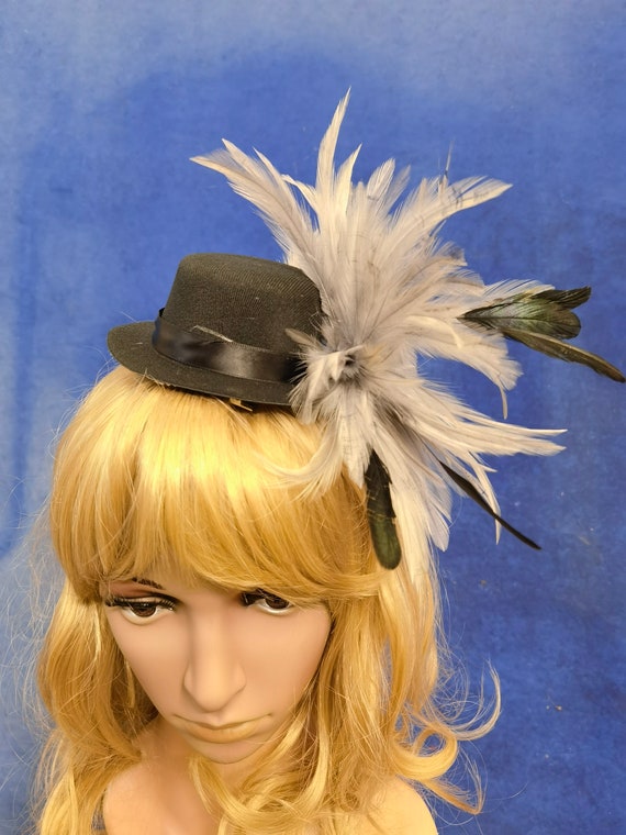 grey black feather black mini top hat fascinator millinery burlesque hair clip hen party bridal ascot race fancy dress British