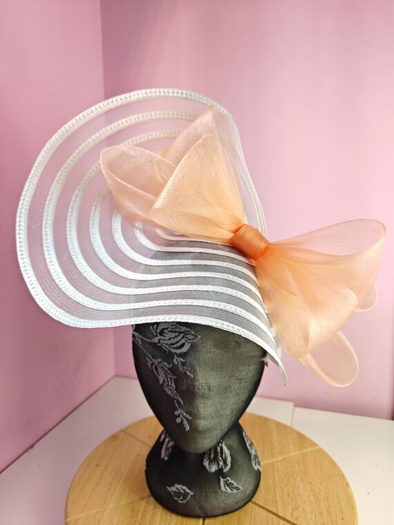 white peach straw crinoline bow fascinator millinery burlesque wedding hat headband royal ascot party house race cosplay Kentucky derby