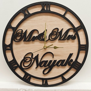Reloj de pared personalizado de madera cortado con láser, grabado en negro, con nombre, palabra, letra, mensaje, regalo de cumpleaños, aniversario de bodas