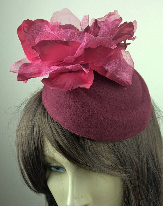 dark red felt pill box hat satin flower fascinator millinery burlesque hair clip hen party bridal ascot race fancy dress British