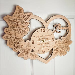 Reloj de pared de madera con forma de corazón, grabado con láser, personalizado, hecho a medida, con nombre, palabra, letra, mensaje, regalo de cumpleaños, aniversario de bodas