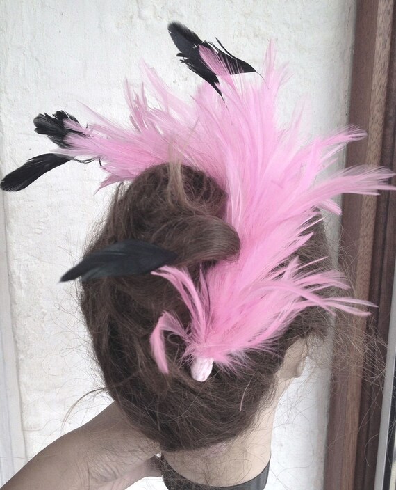 pink black feather comb fascinator millinery burlesque hair clip hen party bridal ascot race fancy dress british