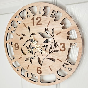 Reloj de pared redondo de madera cortado con láser personalizado y personalizado, con nombre, palabra, letra, mensaje, regalo de cumpleaños, aniversario de bodas