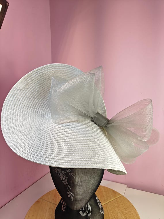 white grey straw crinoline bow fascinator millinery burlesque wedding hat on headband royal ascot party house race cosplay Kentucky derby