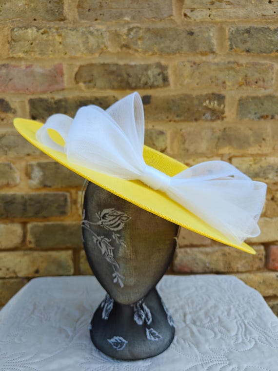yellow white large fascinator millinery burlesque wedding hat headband party race cosplay handmade Kentucky Derby Royal Ascot