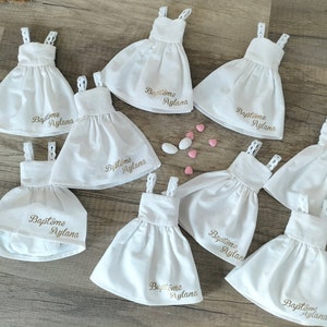 10 Robes contenants à dragées bonbonnières baptême fille forme robes personnalisées