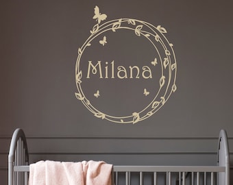 Calcomanía de pared con nombre personalizado, calcomanías de pared rústicas para guardería, pegatinas de vinilo con nombre de niña, decoración de dormitorio para niñas, decoración de pared floral para niños S31