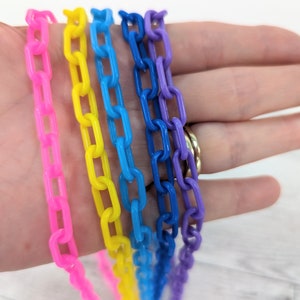 5 or 10 Pack of Plastic Chain Link Necklaces - 1980&#39;s Bell Charm Style
