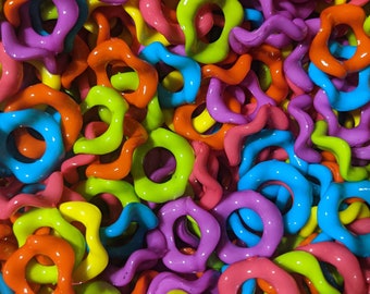 Colorful Wavy Ring Beads for Bird and Sugar Glider Toys - 78 Grams, 110 Pieces