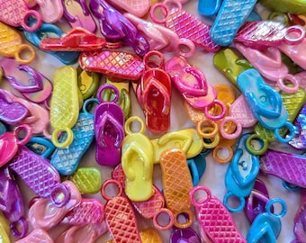 Cute Acrylic Sandal Charm for Bird Toys and Accessories