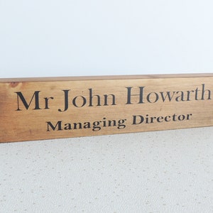 Büro-Schreibtisch-Plakette, Name für Schreibtisch, Geschenk für den Chef, Holz Namensschild, personalisierte Holzschild, Tischhalterung, name Board, Manager Schreibtisch