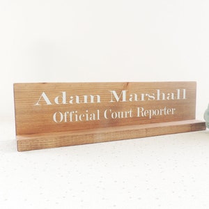 Büro-Schreibtisch-Plakette, Name für Schreibtisch, Geschenk für den Chef, Holz Namensschild, personalisierte Holzschild, Tischhalterung, name Board, Manager Schreibtisch