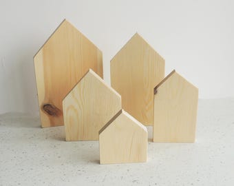 5 wooden house shaped blanks for christmas decoration