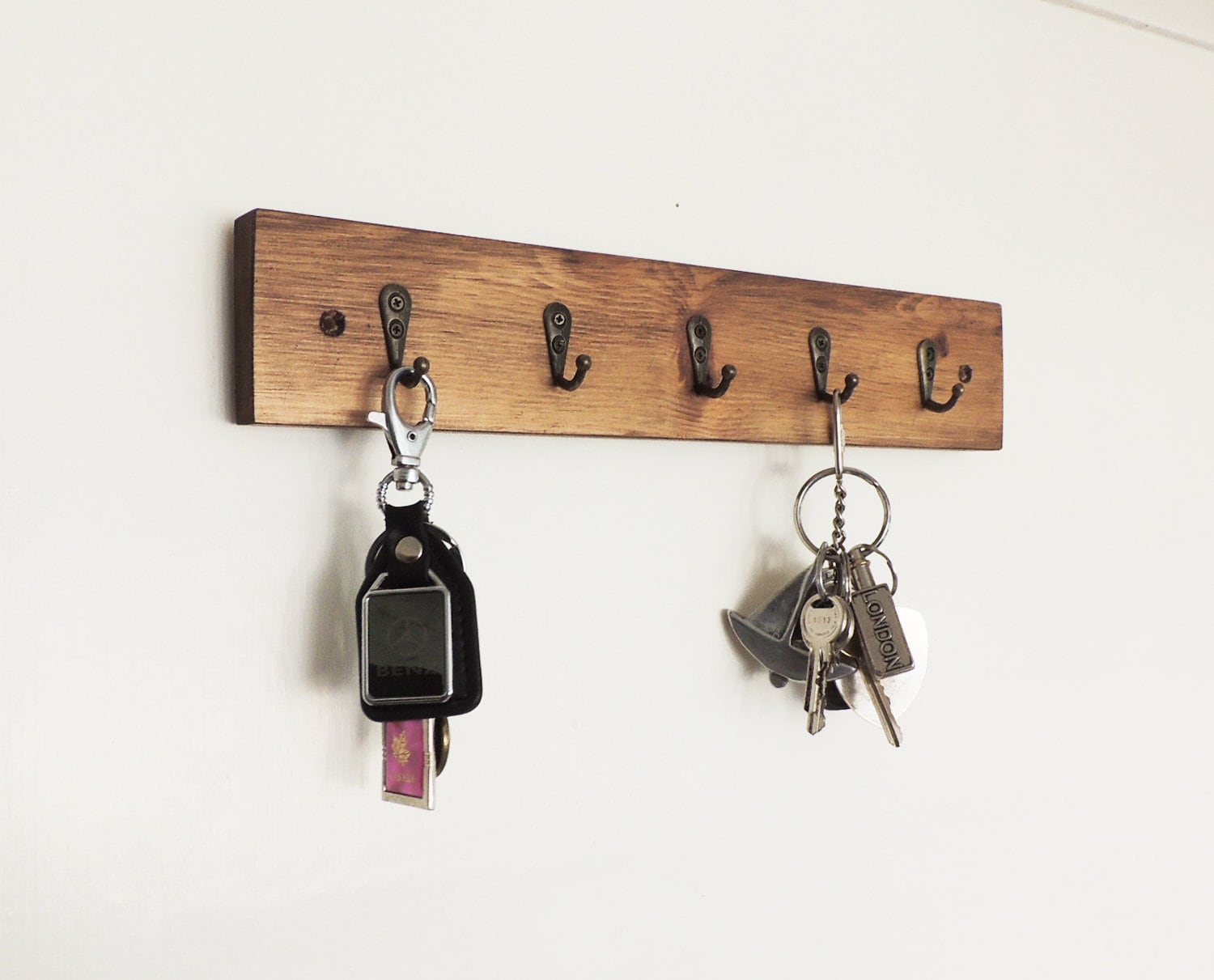 Schlüsselhalter für Wanddekoration mit 5 Schlüsselhaken, Wandmontierte  Schlüsselanhänger für Wand mit Mail-Schlüssel-Rack, Holz-Mail-Organizer mit  Regal, rustikales Haus D