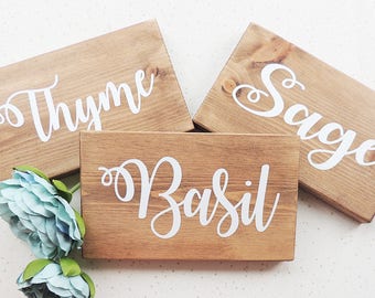 bruiloft tafel namen, rustieke bruiloft, bruiloft plaats namen, bruiloft thema, bruiloft tafel decor, tafel plan, gastentafel decor, bruiloft setting