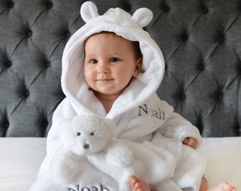 Ensemble personnalisé de robe blanche pour bébé et d'édredon Teddy