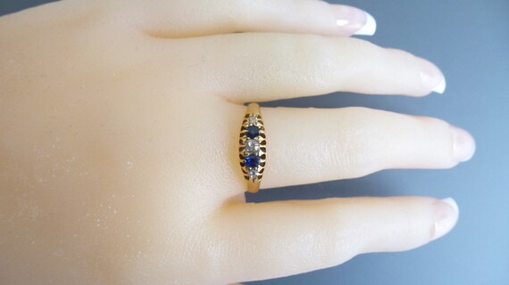 Antique Vintage 18ct Gold Diamond and Sapphire Ri… - image 5