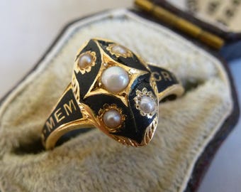 Antique Victorian 18ct Gold Mourning Ring - Black Enamel Pearl - UK size K