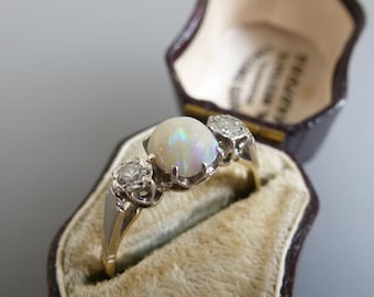 Vintage 18ct Gold Opal and Diamond Trilogy Ring - Size R UK 8.75 US