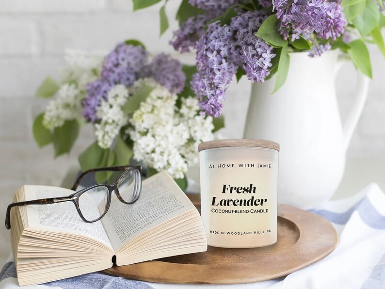 Housewarming Gift Coconut Wax Candle Luxury Candle Spring Candle Floral Scented Candle Fresh Lavender Candle Gift for Mom