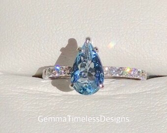 Natural Diamond and Aquamarine Ring
