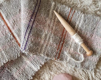 Tovaglia d'altare 'Farfalla'. Filata al fuso e tessuta a mano.