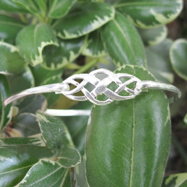 Celtic Oval Knot Bracelet, .925 Sterling Silver, Bangle Cuff Link Bracelet, Delicate and Light Weight