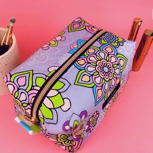 Mauve Mandala Cosmetic Bag, Mauve Large Make Up Bag, Mandala Toiletry Bag, Travel Bag, Zipper Pouch, Large Box Pouch. image 3