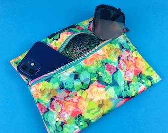 Small Wet Bag, Mint Floral Print Large Wet Bag, Wet Bag for Swimmers, Wet Bag for Nappies/Diapers, Wet Bag for Beach.