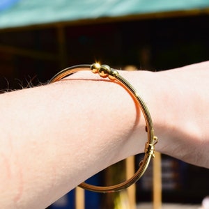 Victorian 14K Gold and Faceted Black Onyx Plaque Bangle, Hinged